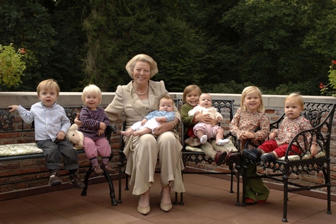 koningin+ kleinkinderen.jpg